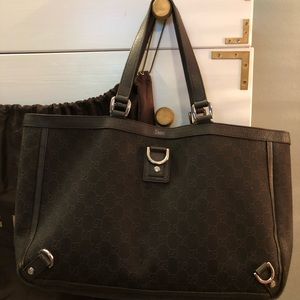 Gucci handbag 100% authentic.